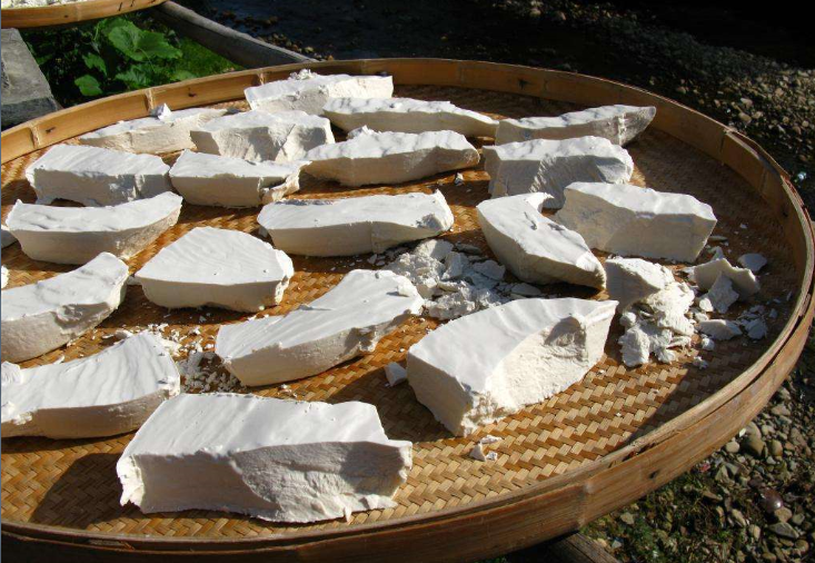 深沉池生產(chǎn)的淀粉.jpg